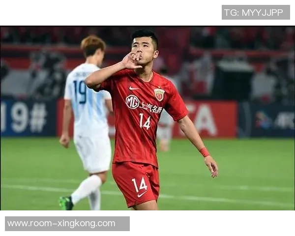 李圣龙选择留在海港B队踢球背后的原因与其他选择分析